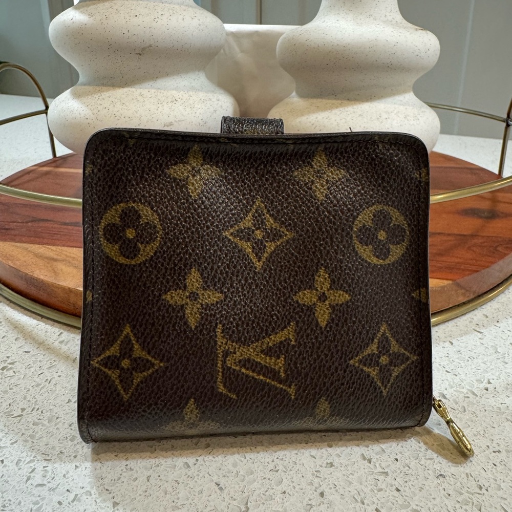 SOLD 🛑 Louis Vuitton Monogram Vintage Wallet - Picture 6 of 7